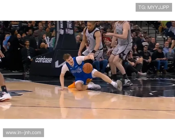 弗拉格左脚中部扭伤状态更新 独行侠锋线轮换面临调整考验 弗拉格左脚中部扭伤状态更新 独行侠锋线轮换面临调整考验